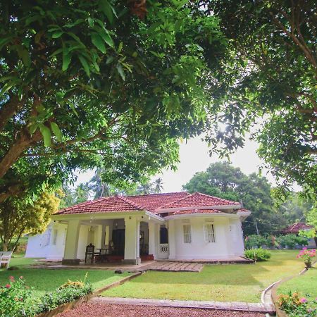 Thalpe Walawwa Heritage Villa Unawatuna Exterior photo