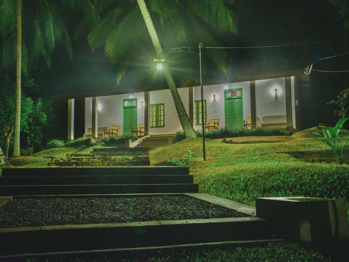 Thalpe Walawwa Heritage Villa Unawatuna Exterior photo