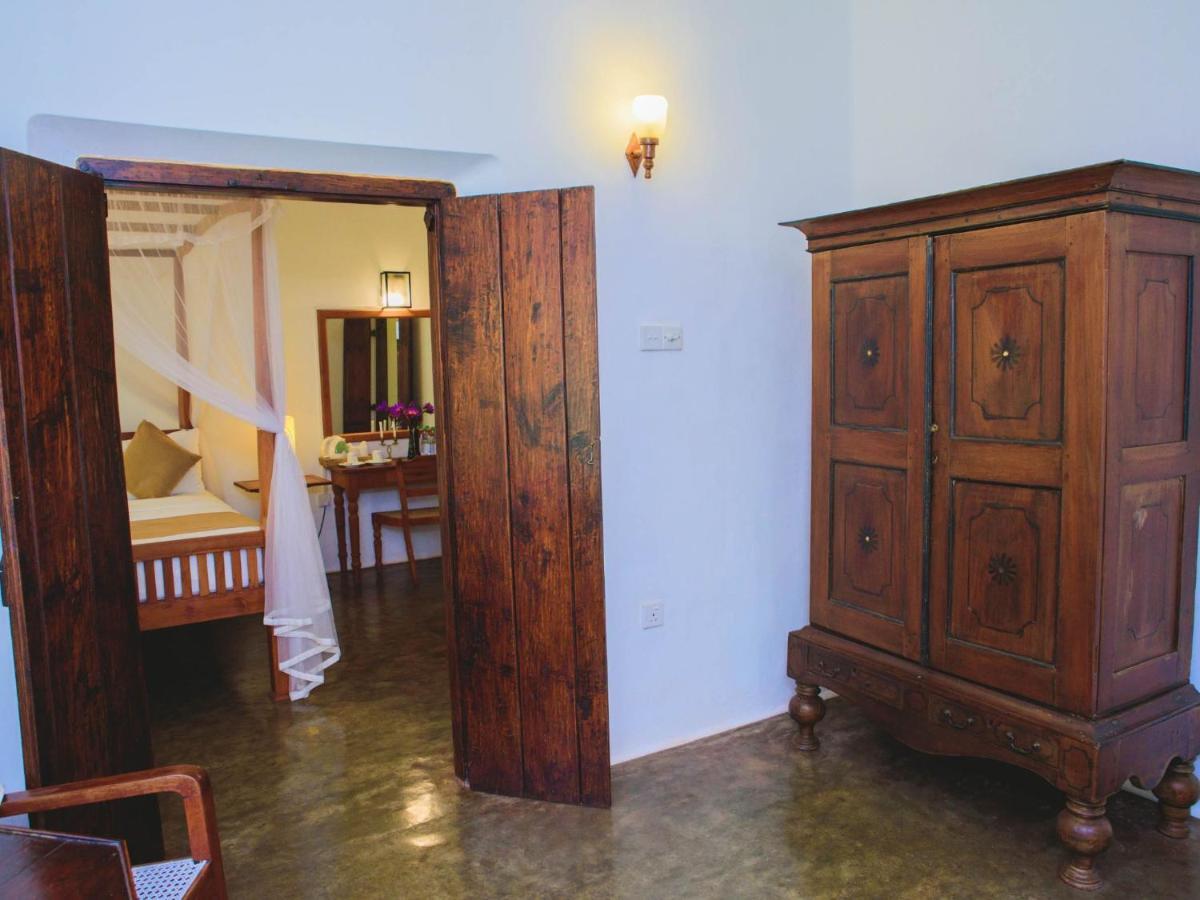 Thalpe Walawwa Heritage Villa Unawatuna Exterior photo