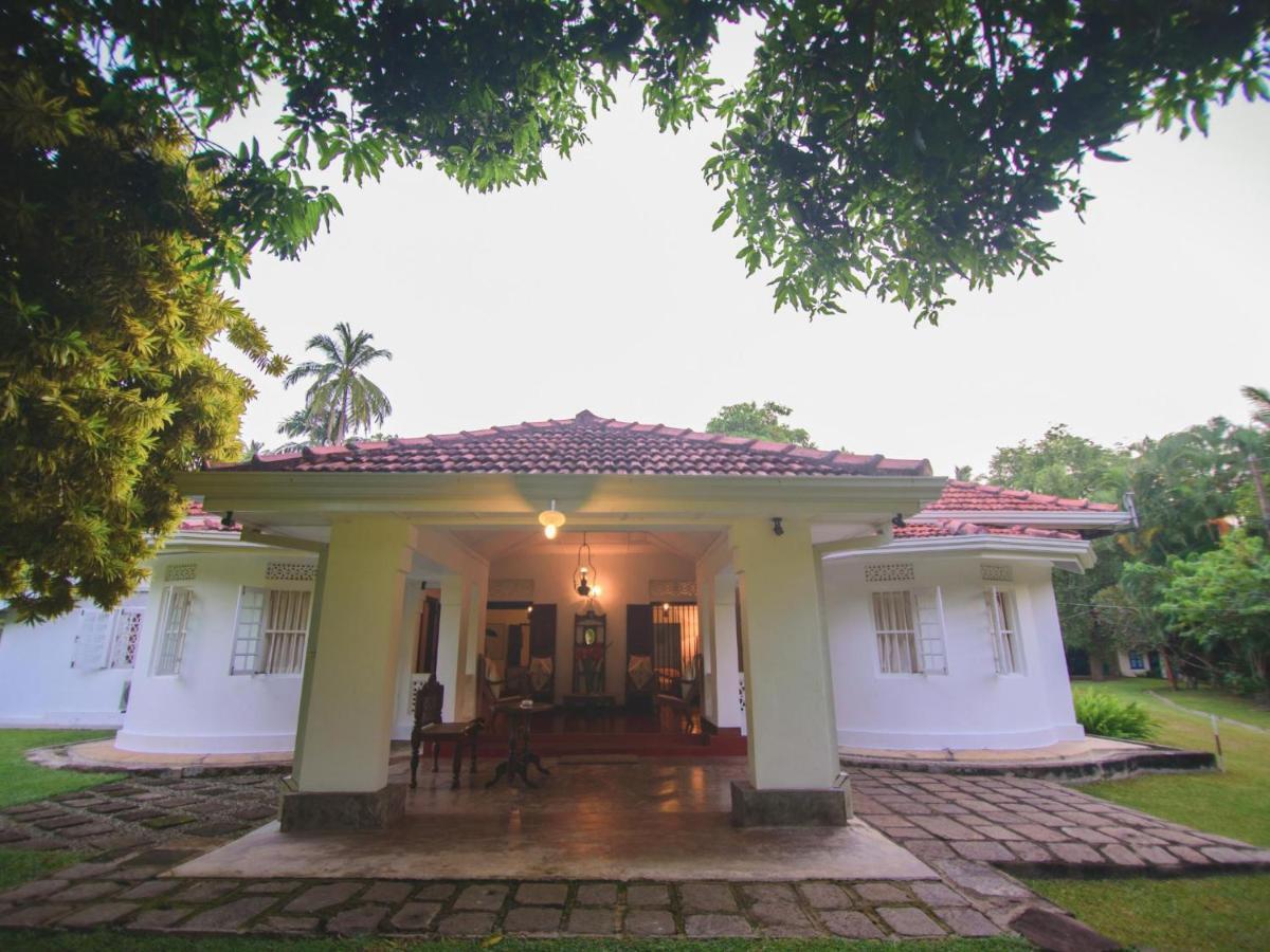 Thalpe Walawwa Heritage Villa Unawatuna Exterior photo