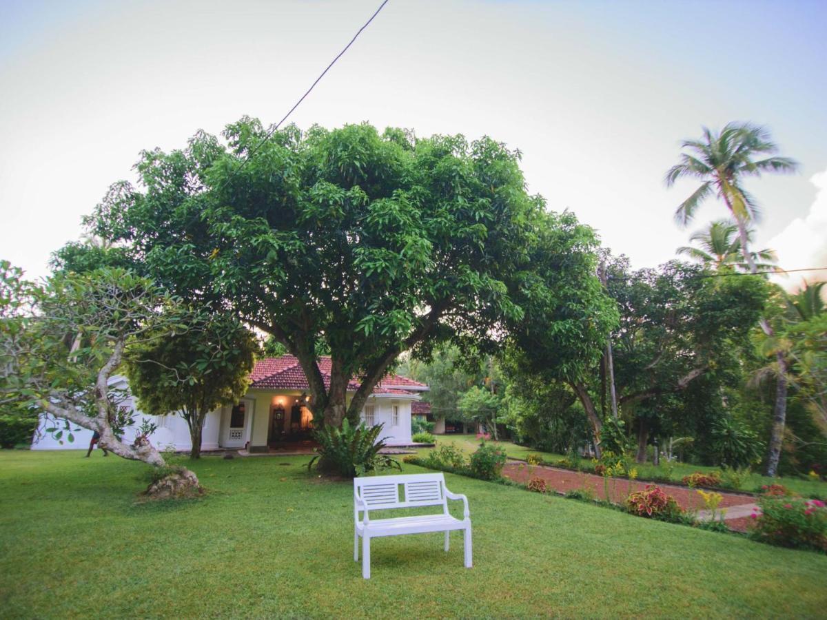 Thalpe Walawwa Heritage Villa Unawatuna Exterior photo