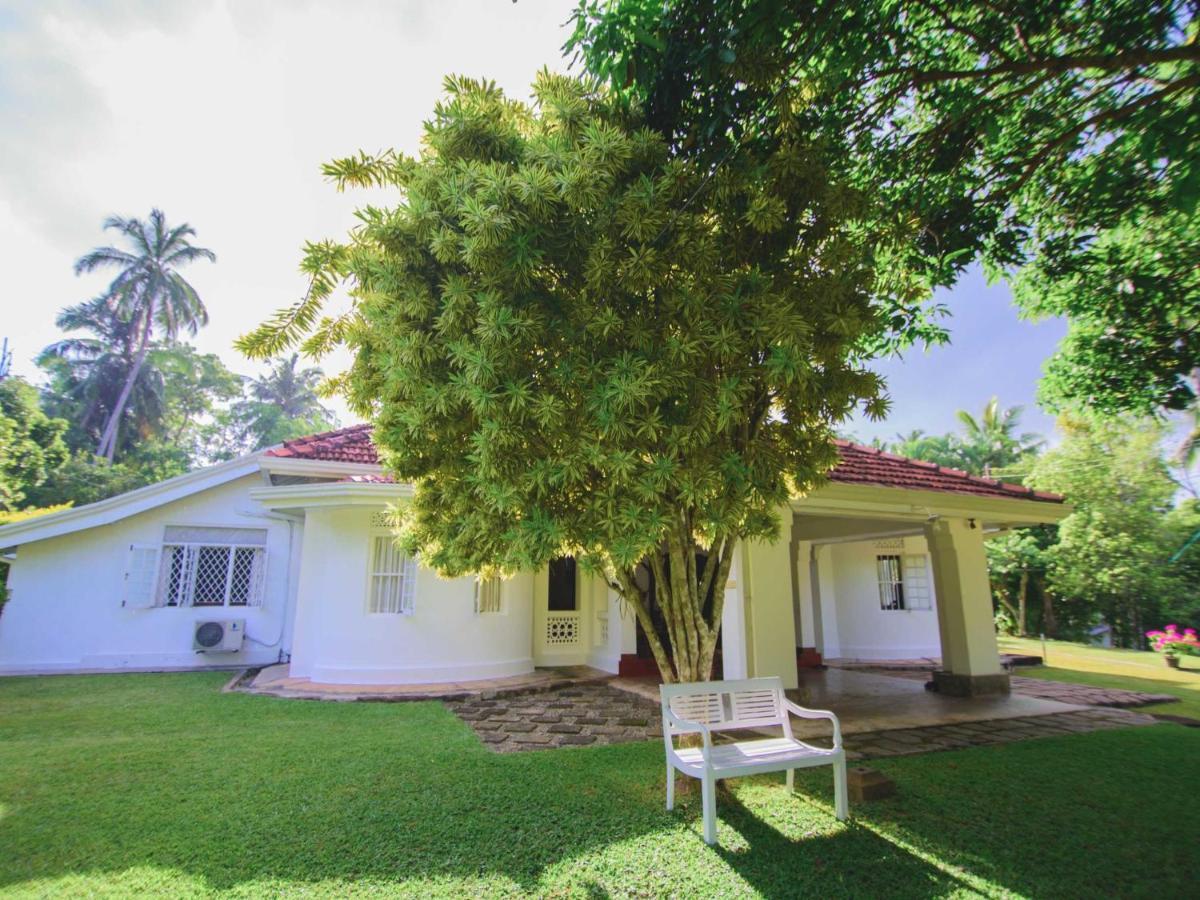 Thalpe Walawwa Heritage Villa Unawatuna Exterior photo